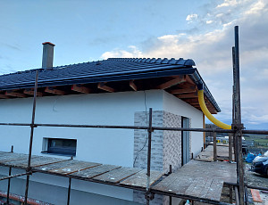 Zateplení stropu bungalovu pomocí foukané izolace